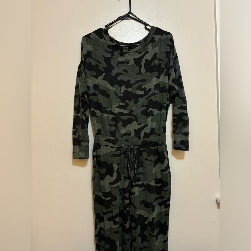 Express Camo Jumper Size Small